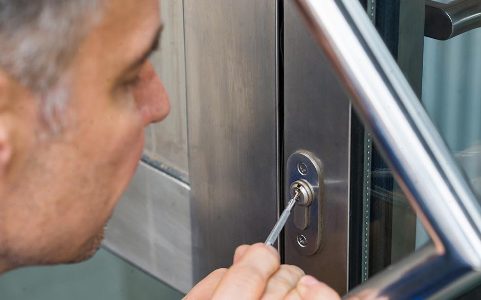 ouverture porte claquée Saint-Ouen